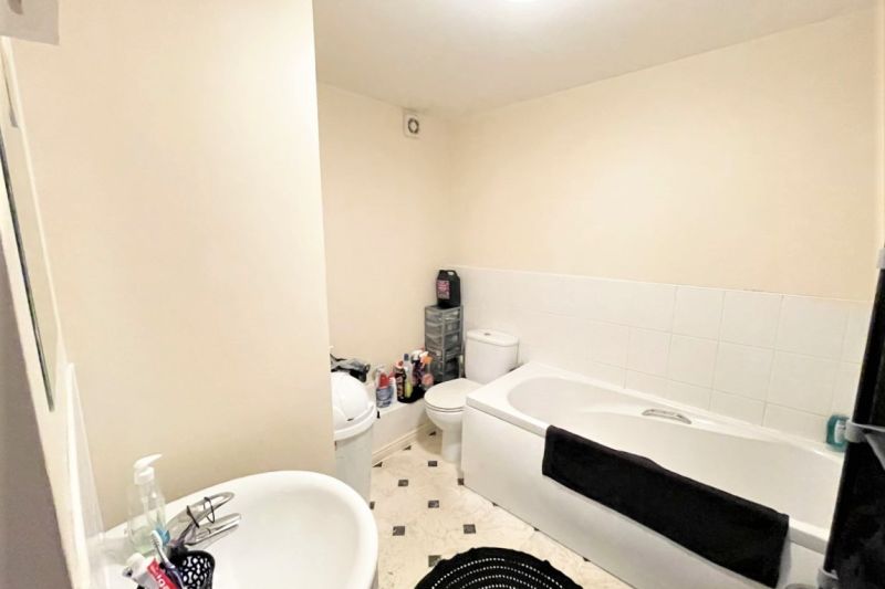 2 bed Apartment For Auction