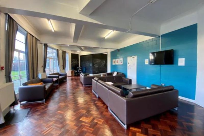 1 bed Flat For Auction