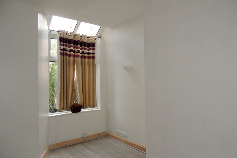 3 bed Terraced House For Auction