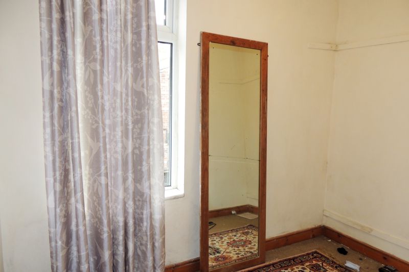 3 bed Terraced House For Auction
