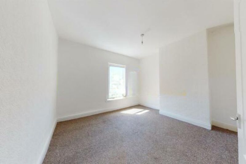 2 bed Terraced House For Auction