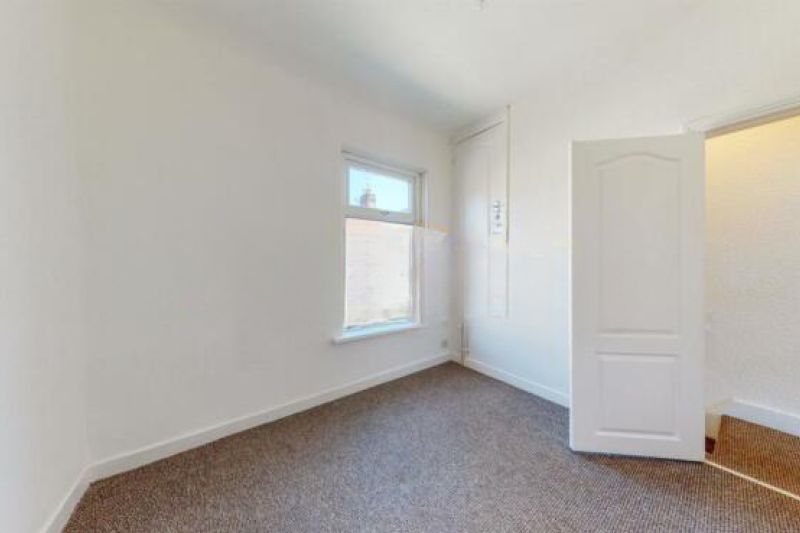 2 bed Terraced House For Auction
