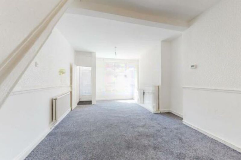 2 bed Terraced House For Auction