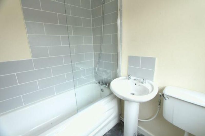2 bed Terraced House For Auction