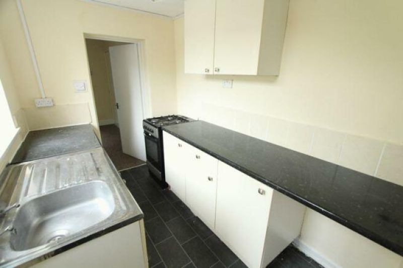 2 bed Terraced House For Auction