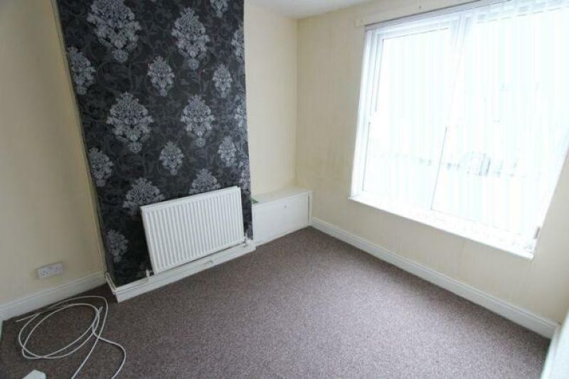 2 bed Terraced House For Auction