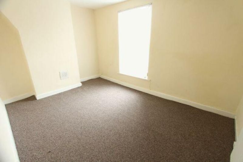 2 bed Terraced House For Auction