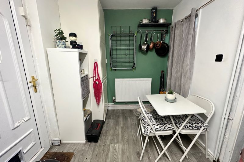2 bed Terraced House For Auction
