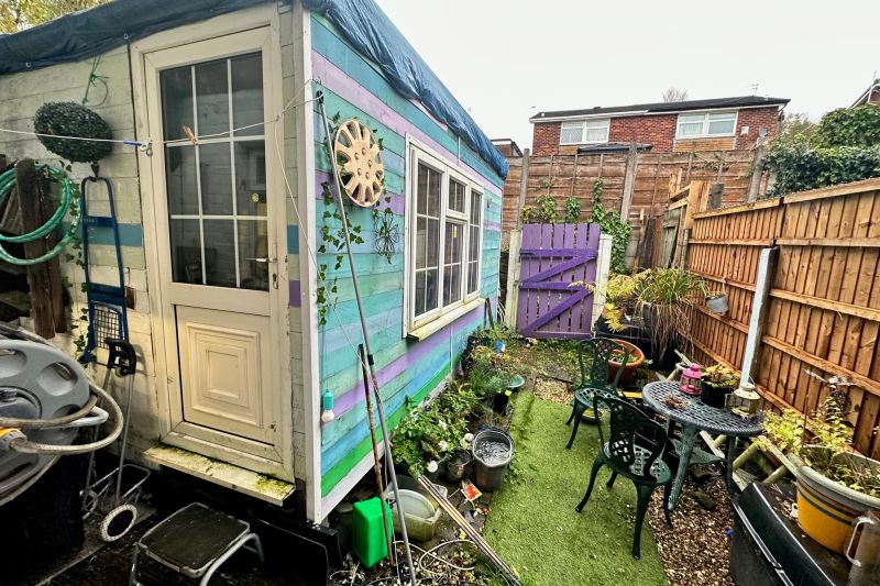 2 bed Terraced House For Auction