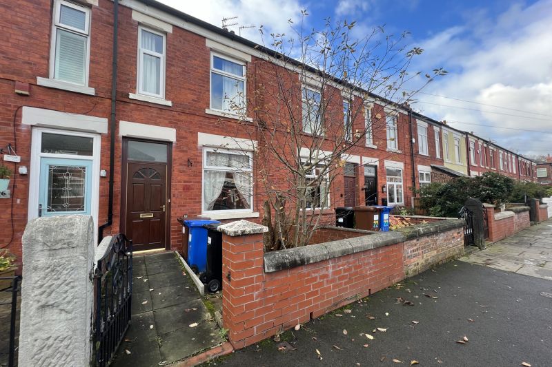 2 bed Terraced House For Auction