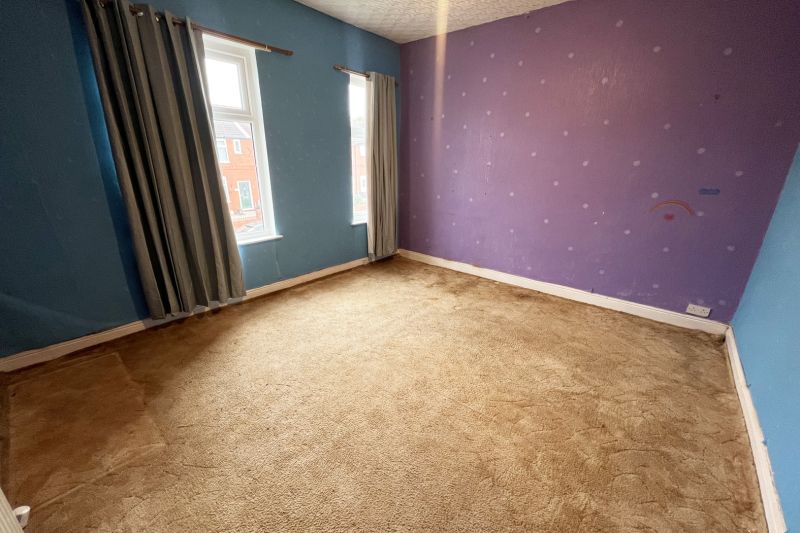 2 bed Terraced House For Auction