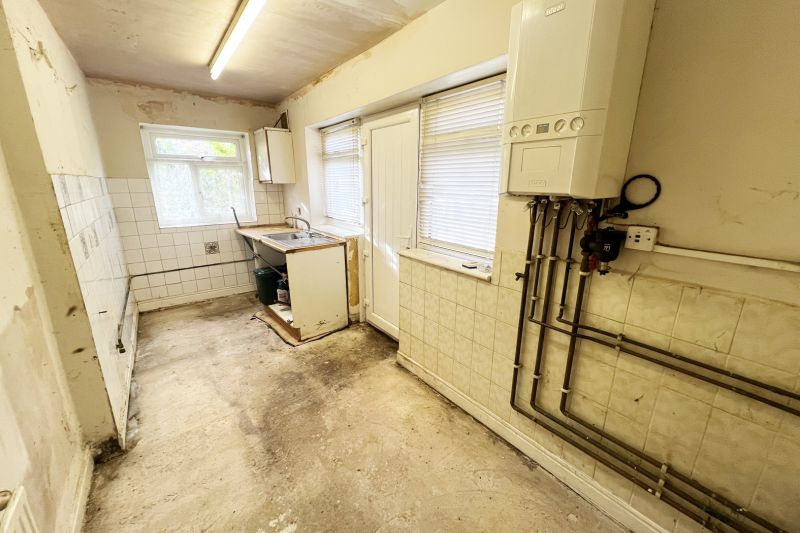 2 bed Terraced House For Auction