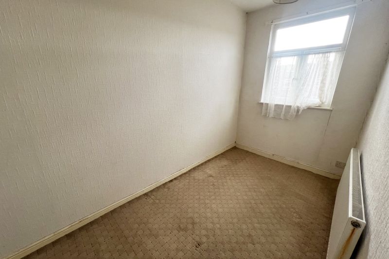 2 bed Terraced House For Auction