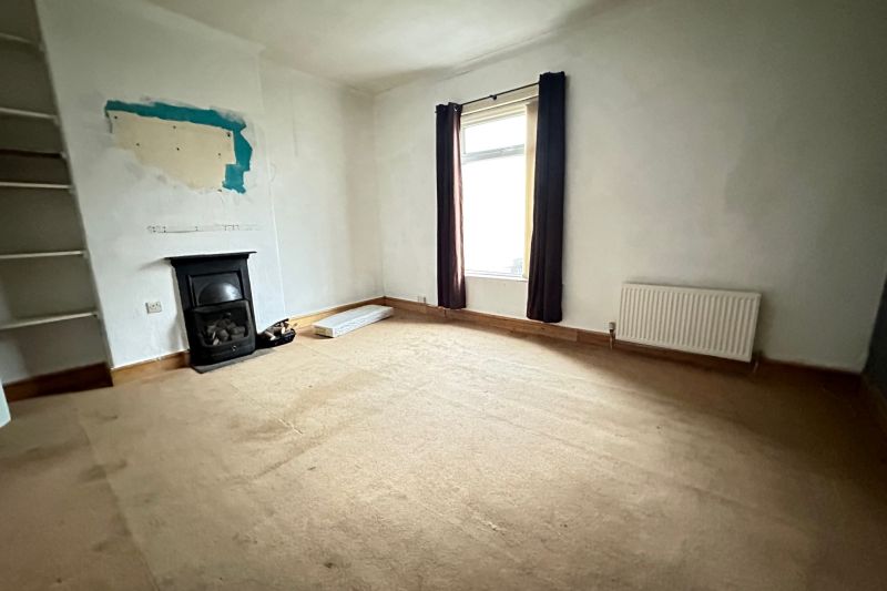 2 bed Terraced House For Auction