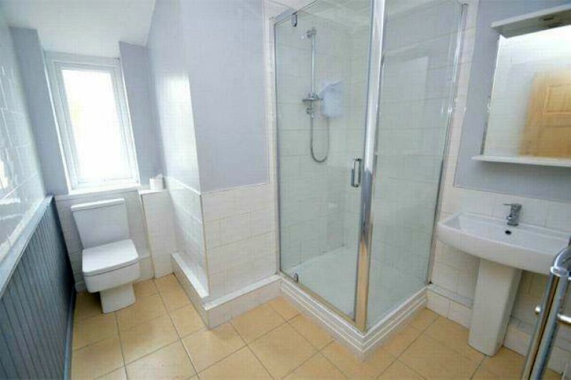 1 bed Studio Apartment For Auction