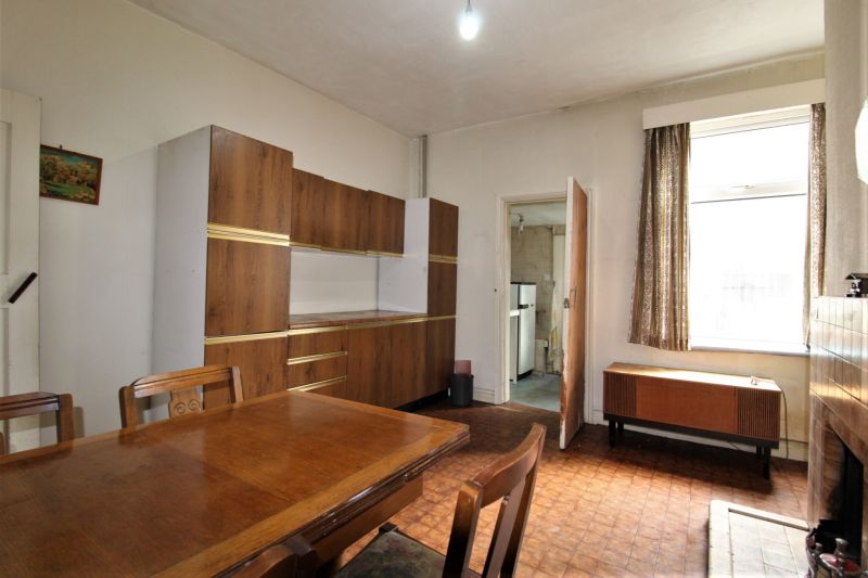 2 bed Terraced House For Auction