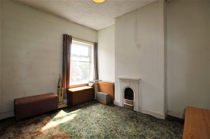 2 bed Terraced House For Auction
