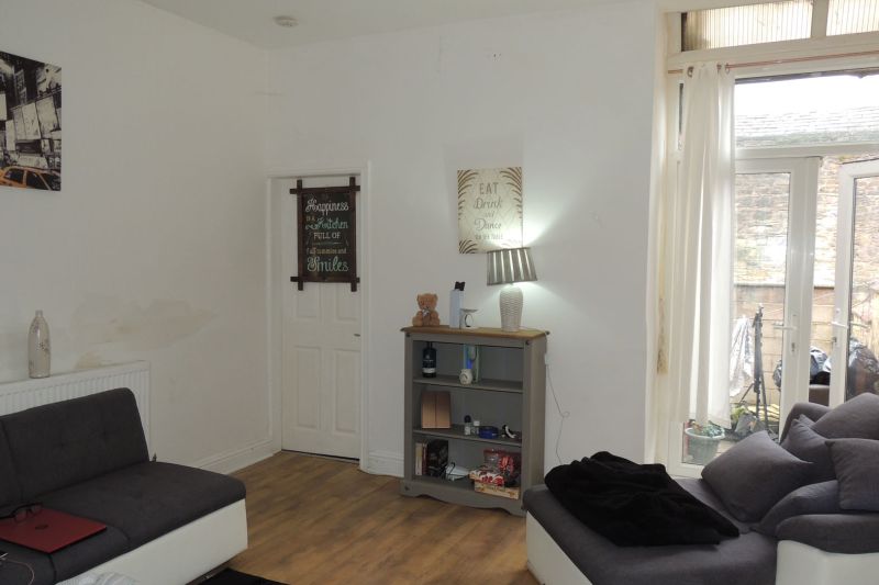 2 bed Terraced House For Auction