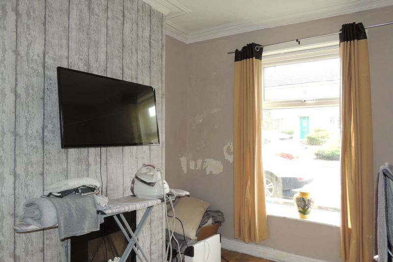 2 bed Terraced House For Auction