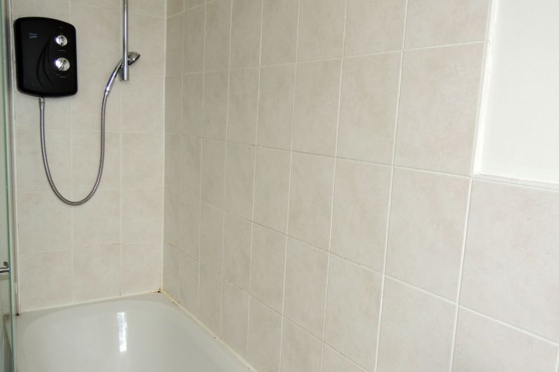 2 bed Terraced House For Auction