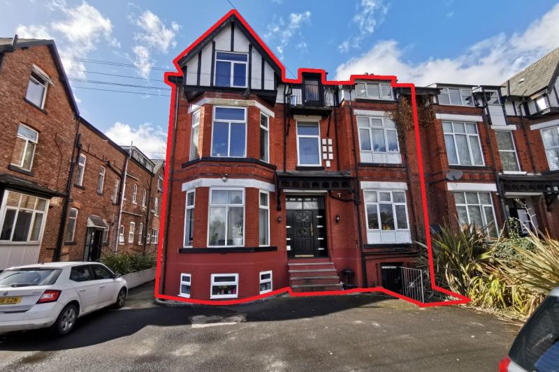 9 bed Semi-Detached House For Auction