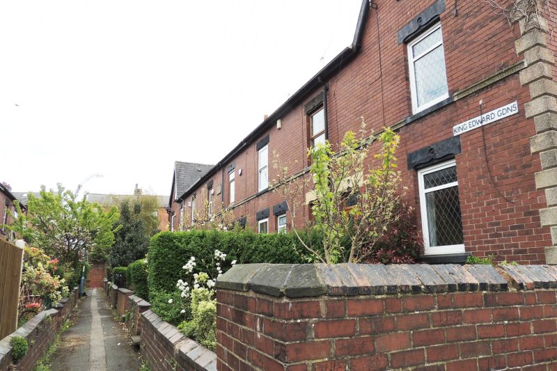 4 bed End Terrace House For Auction