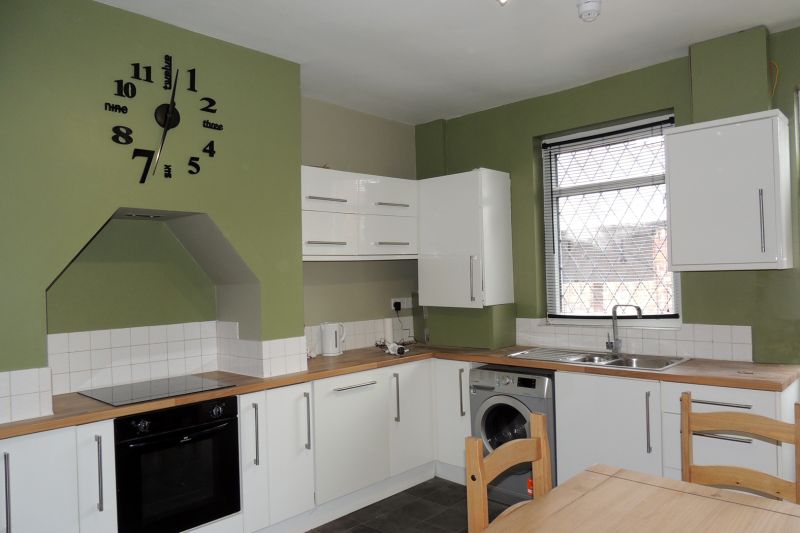 4 bed End Terrace House For Auction