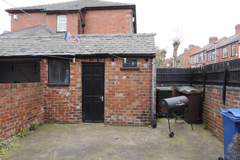 4 bed End Terrace House For Auction