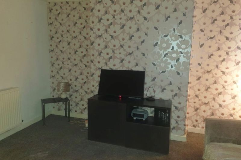 2 bed Terraced House For Auction