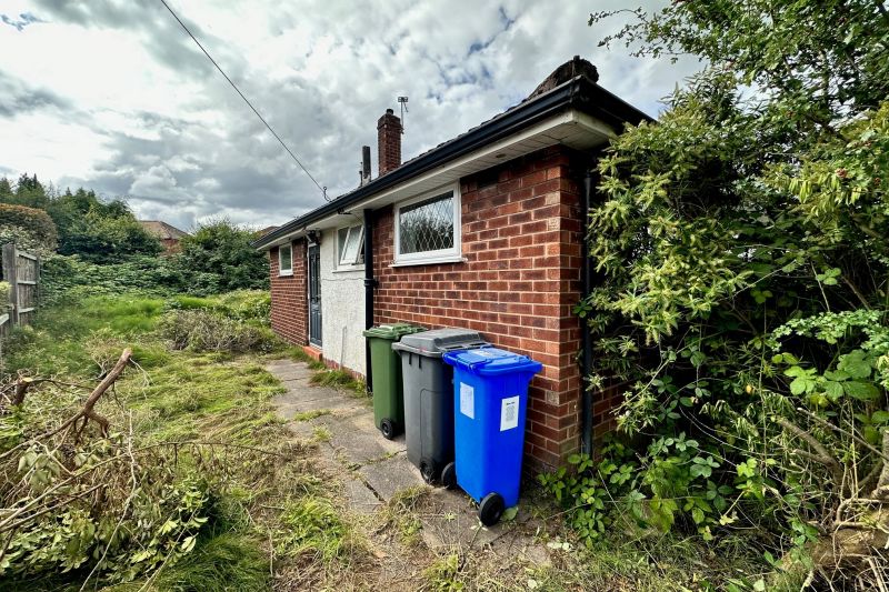 2 bed Semi-Detached Bungalow For Auction