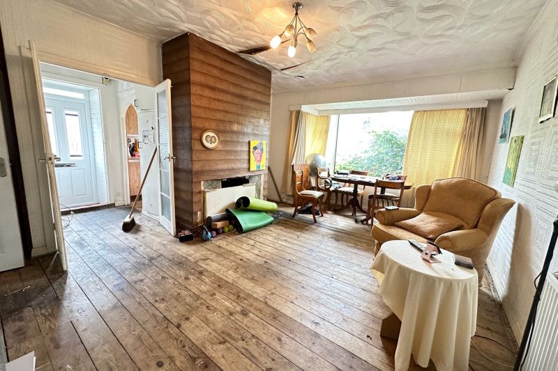 2 bed Semi-Detached Bungalow For Auction