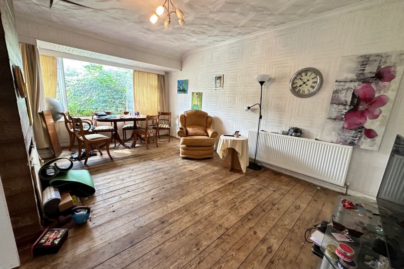 2 bed Semi-Detached Bungalow For Auction