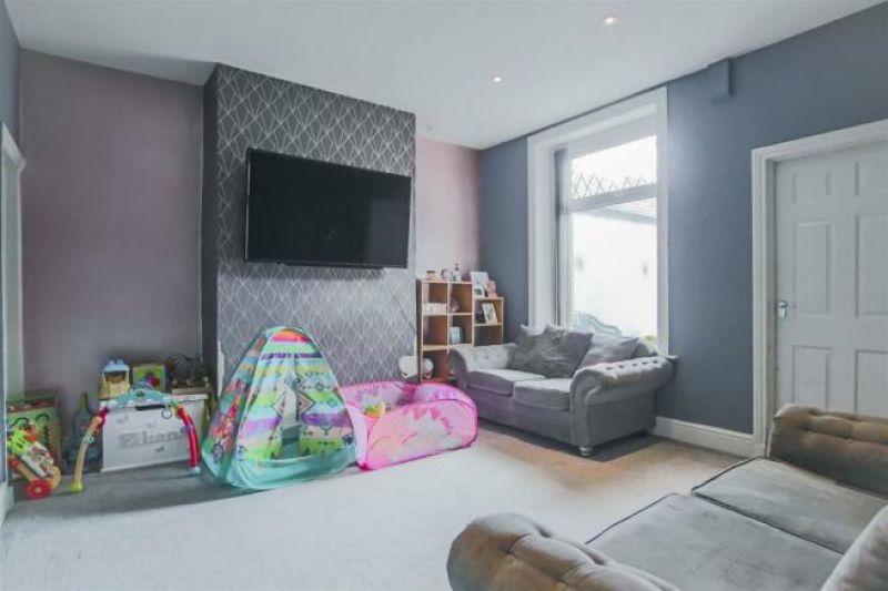 2 bed Terraced House For Auction
