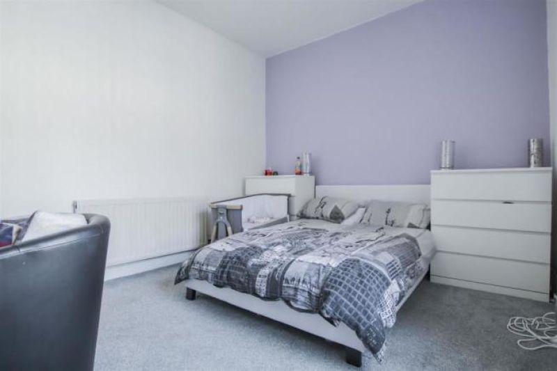 2 bed Terraced House For Auction