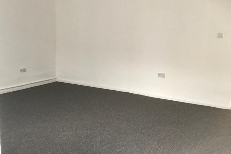 3 bed Terraced House For Auction