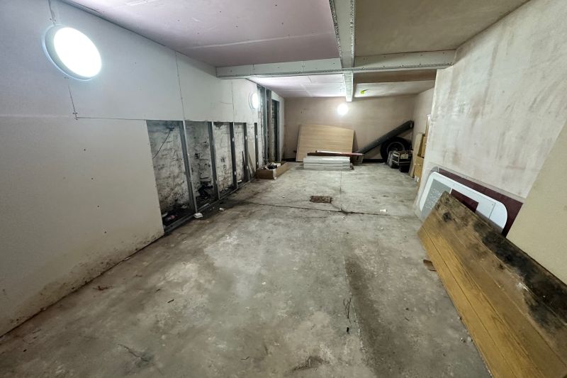 2 bed Mixed Use Commercial For Auction