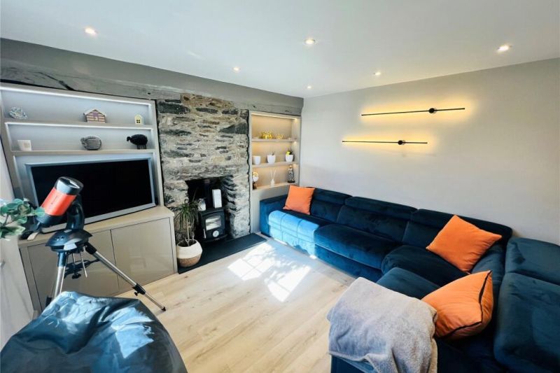 3 bed Detached House For Auction