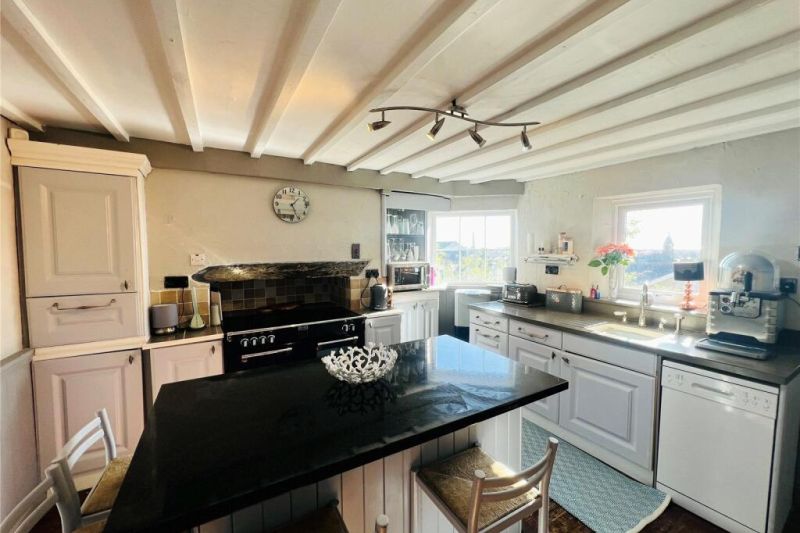 3 bed Detached House For Auction