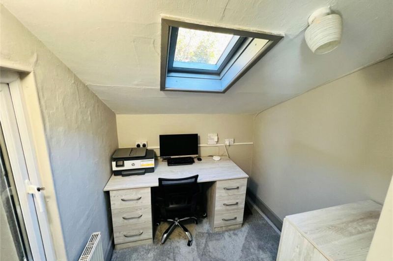 3 bed Detached House For Auction