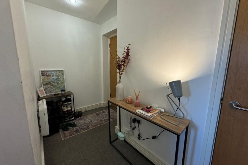 2 bed Apartment For Auction