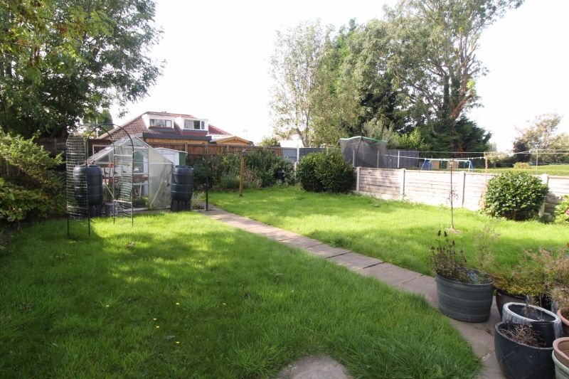 3 bed End Terrace House For Auction