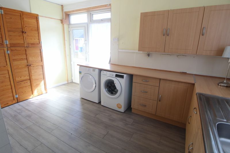 3 bed End Terrace House For Auction