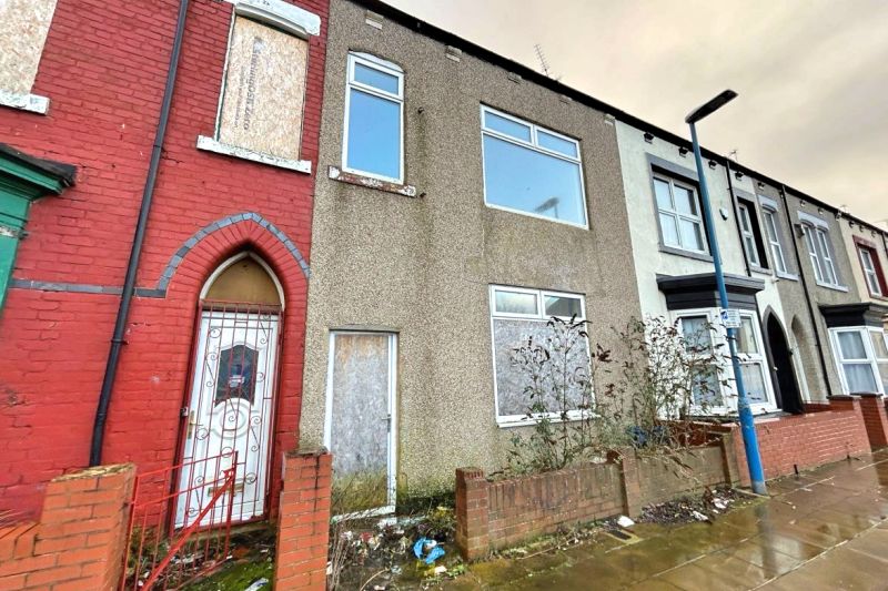 4 bed Terraced House For Auction