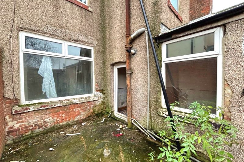 4 bed Terraced House For Auction