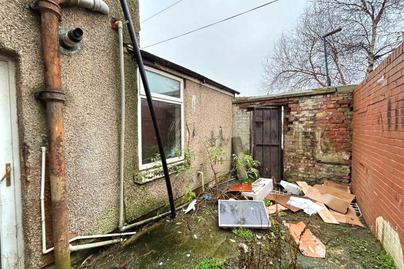4 bed Terraced House For Auction
