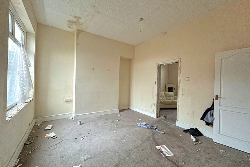 4 bed Terraced House For Auction