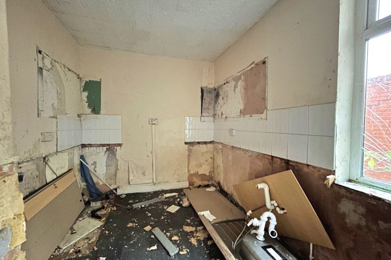 4 bed Terraced House For Auction