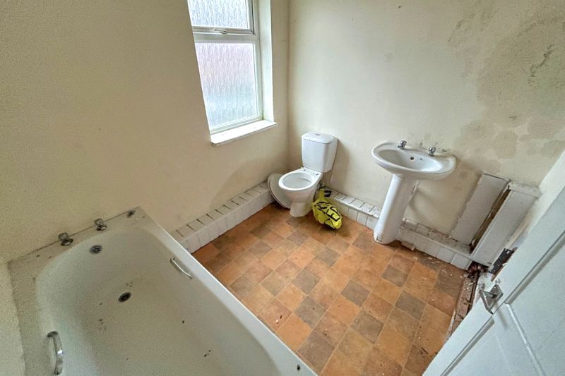 4 bed Terraced House For Auction