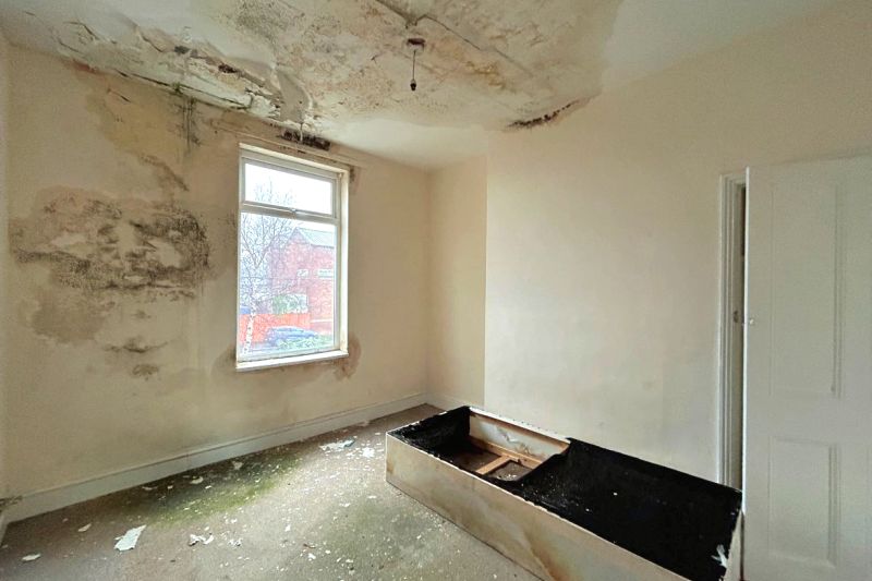 4 bed Terraced House For Auction