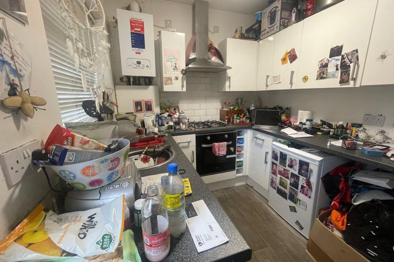 2 bed Semi-Detached House For Auction